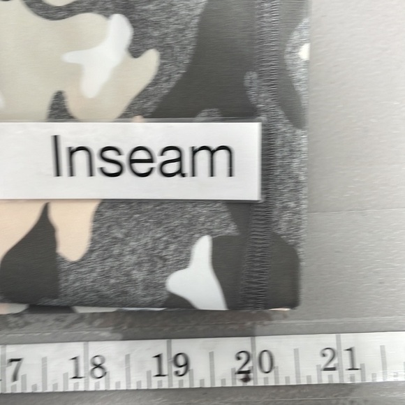 Roxy NWT Crop Leggings Take Me To The Beach Capri Grey Pink Size Large L - Picture 12 of 12